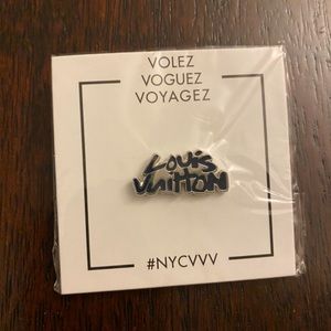 ❤️Just In❤️ Louis Vuitton Pin